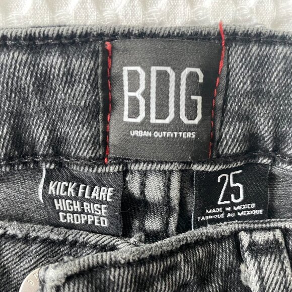 Urban Outfitters - BDG Kick Flare High Rise Cropped Black Jeans - Picture 4 of 4